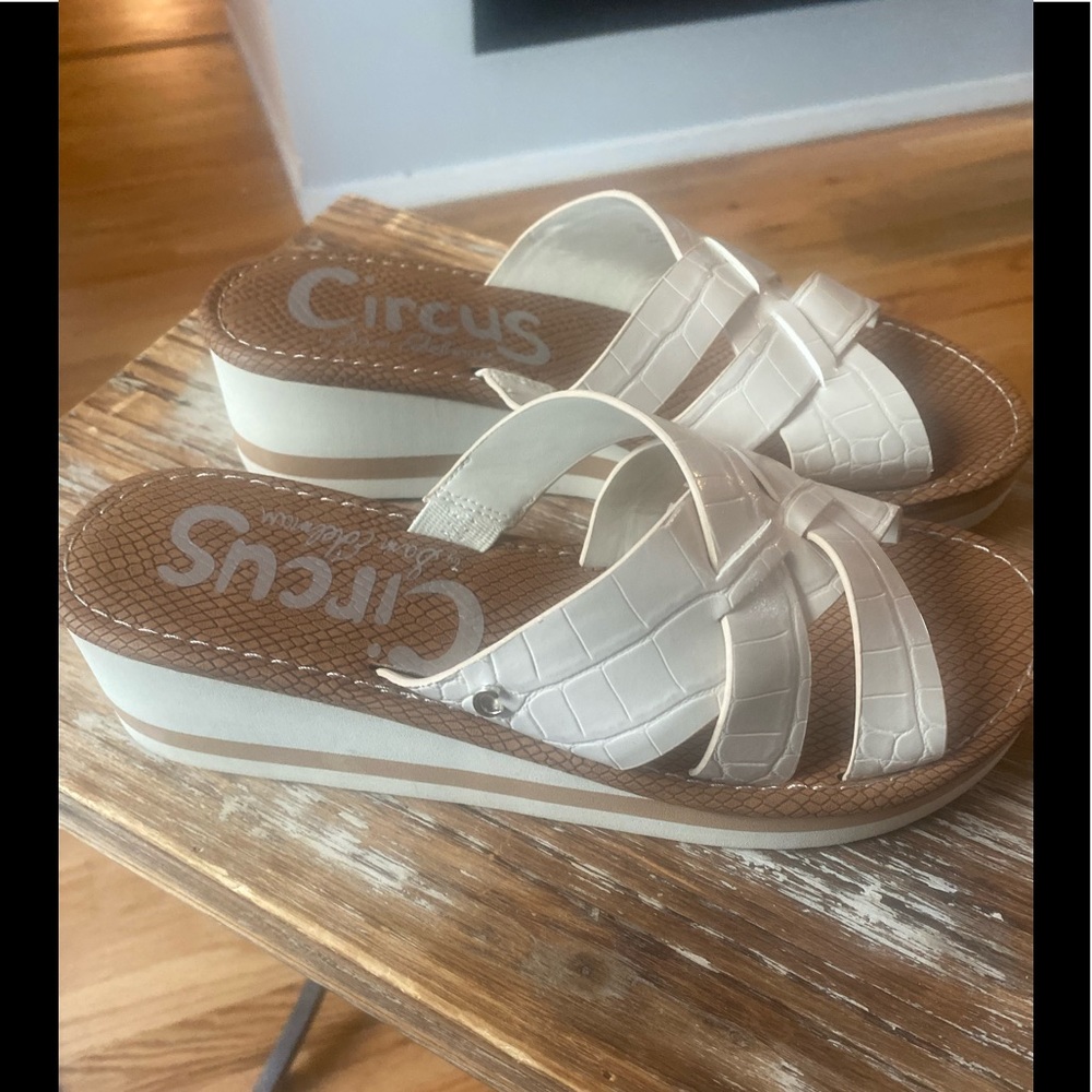 Wedge sandals